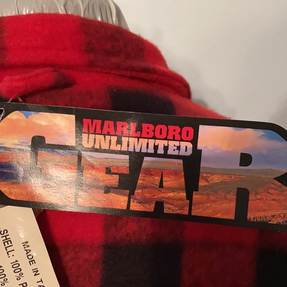 Double Reversible Marlboro Fleece - Picture 5 of 6